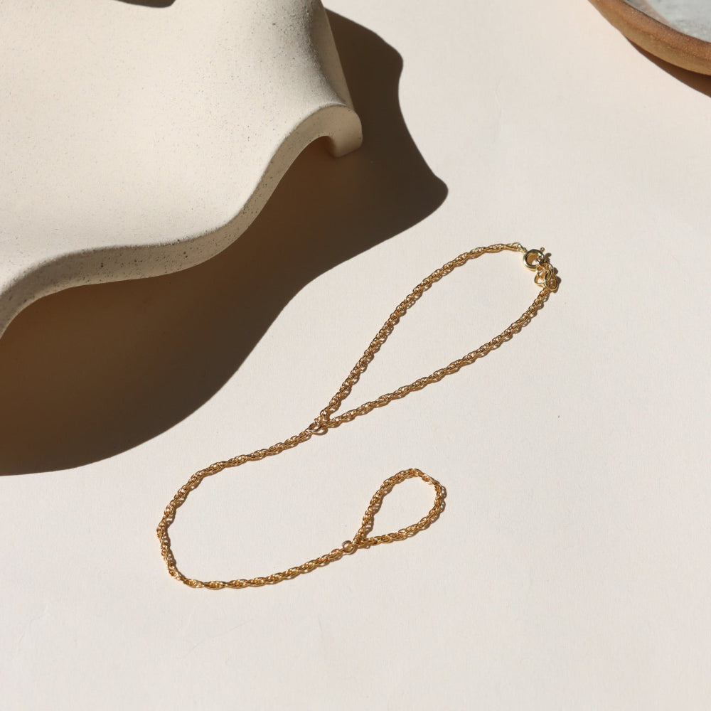 Mila Hand Chain