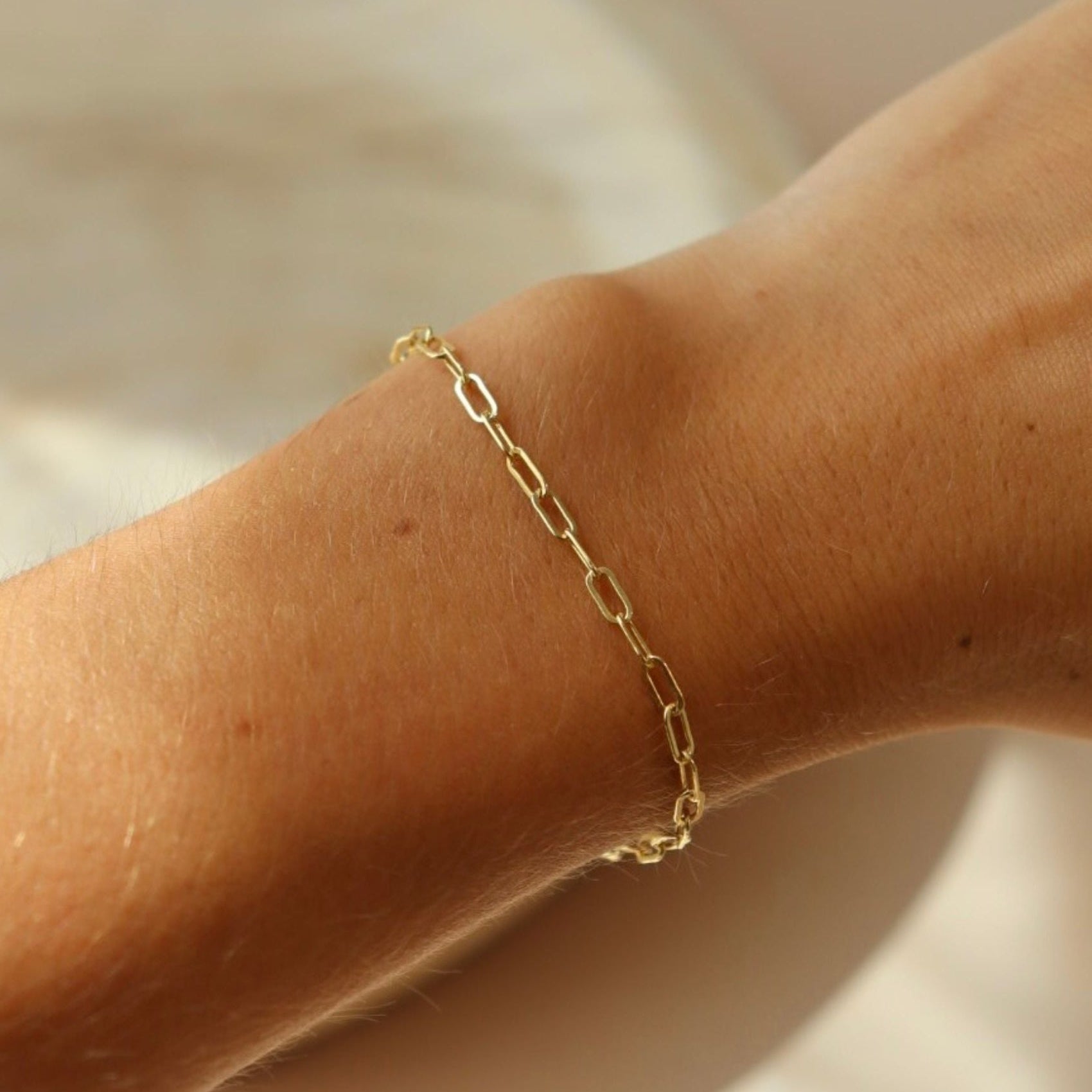 Narrow Links Bracelet I Delicate Paperclip Chain Bracelet | Token