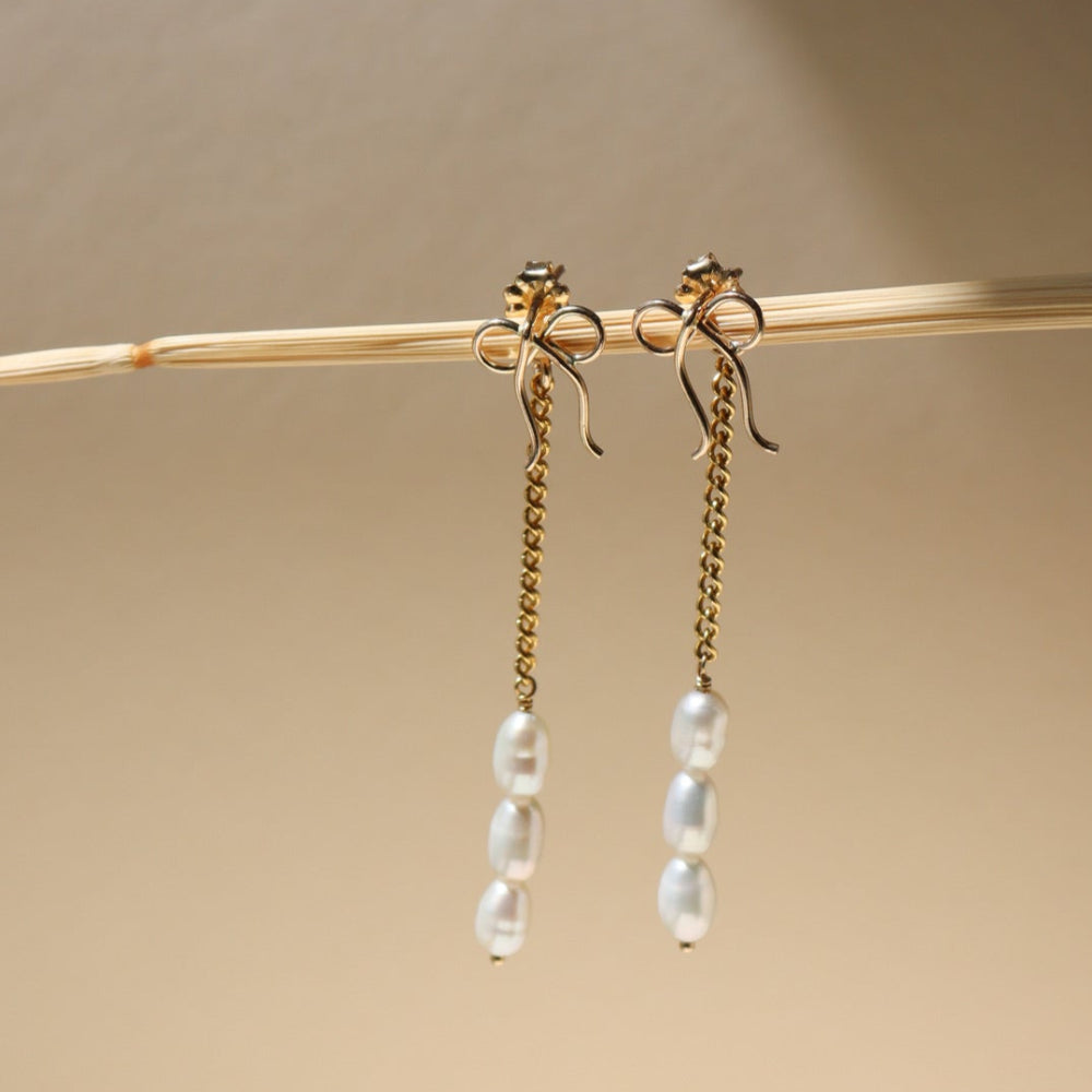Trillium Pearl Backdrops