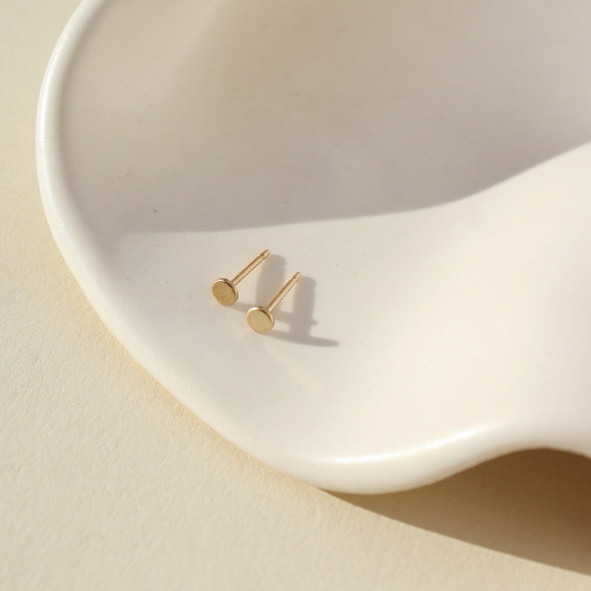 Token Minimal Polka Dot Stud Earrings Token Minimal Polka Dot Stud Earrings