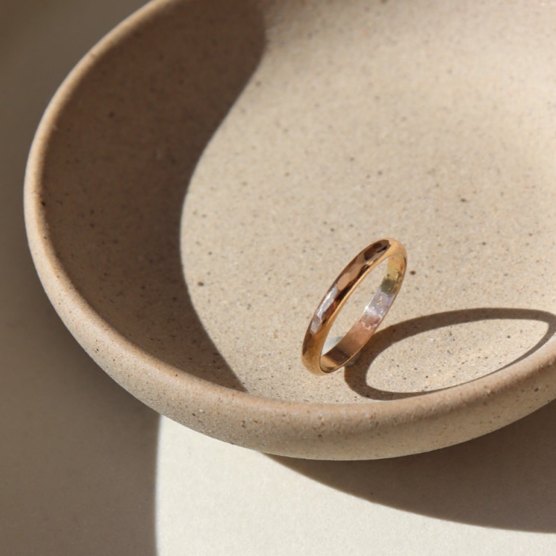 14k gold fill Heritage band. The heritage band Features a lightly hammered band to a high shine. 