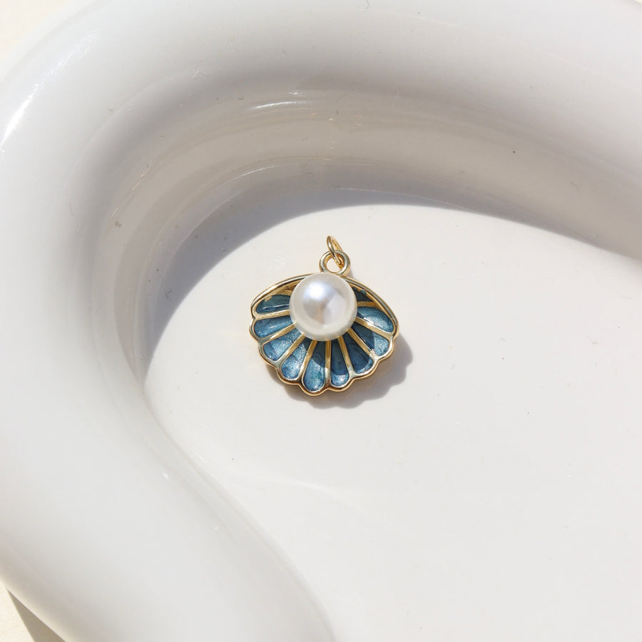 Shell with Pearl Charm