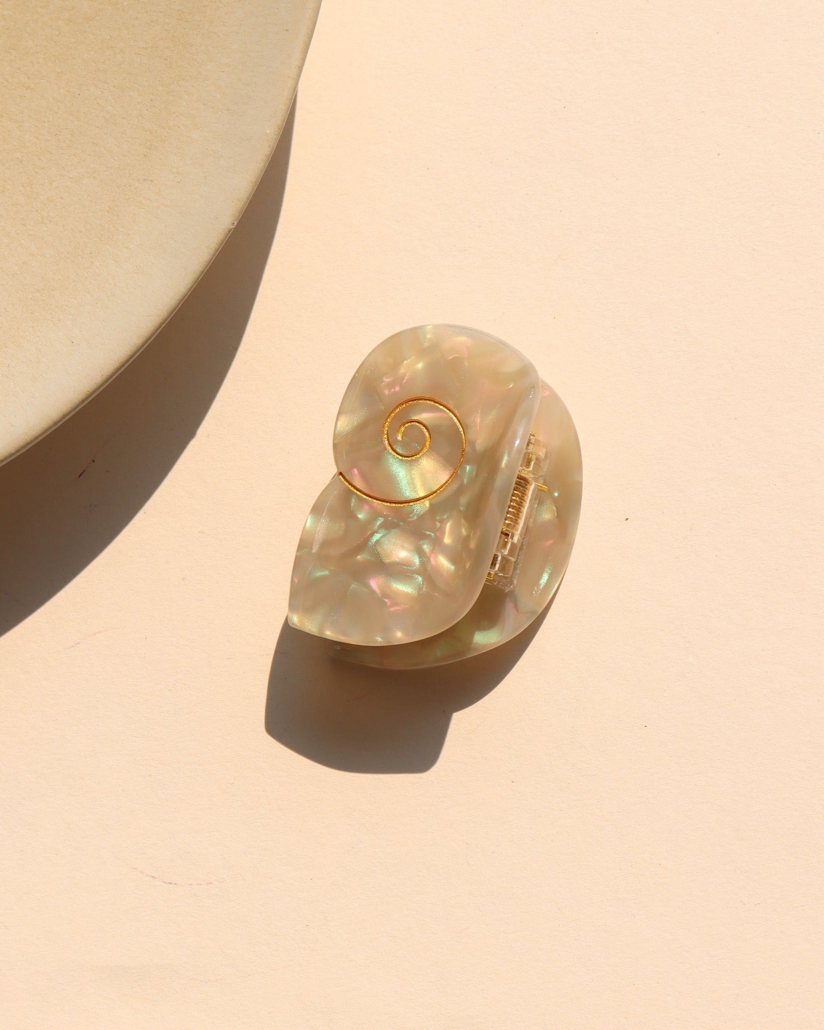 Winona Irene Sea Shell Hair Claw Clip