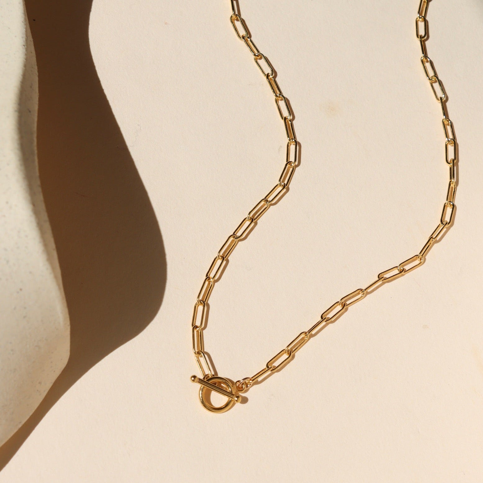Arden Toggle Necklace I Paperclip Chain Necklace with Toggle Clasp