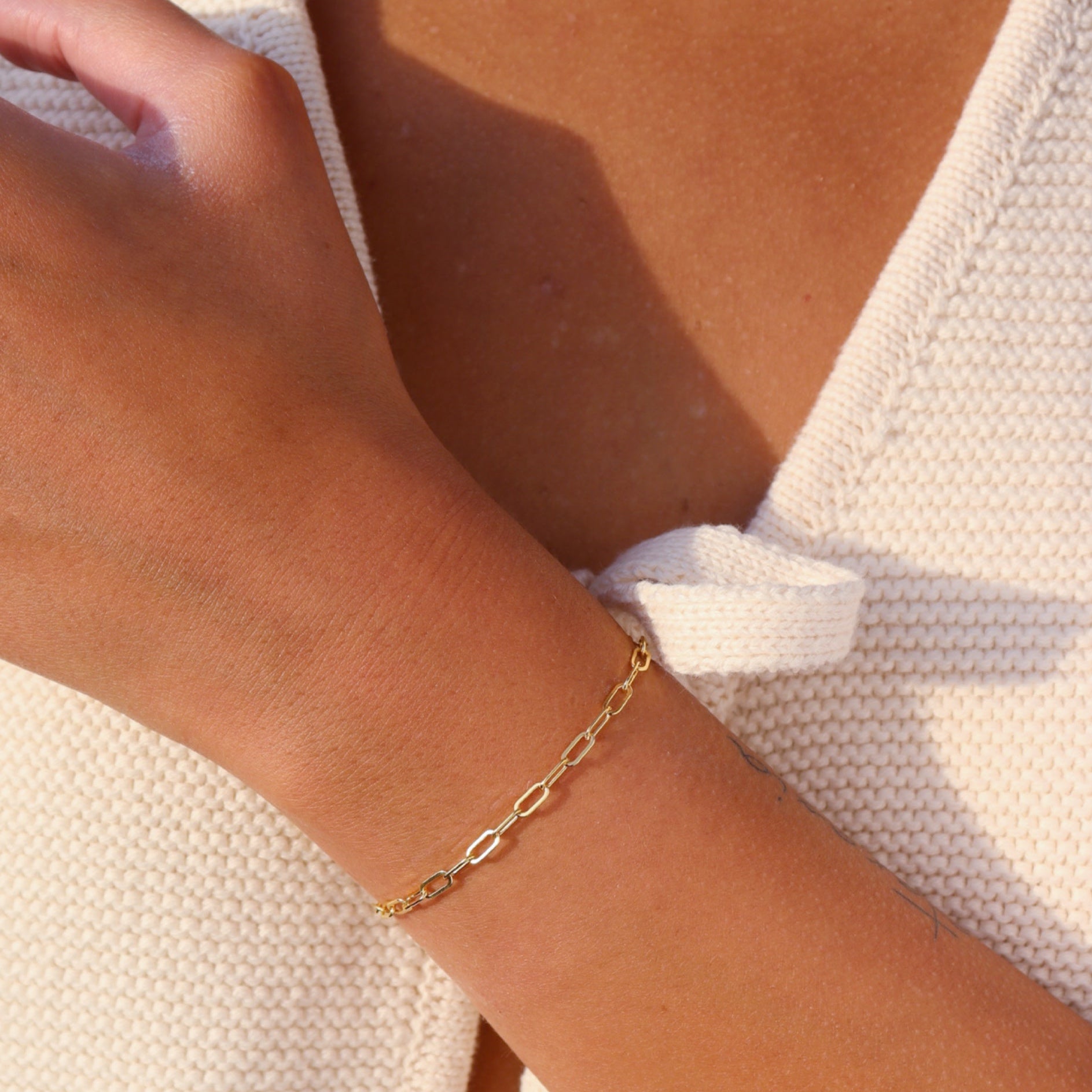 Narrow Links Bracelet I Delicate Paperclip Chain Bracelet | Token