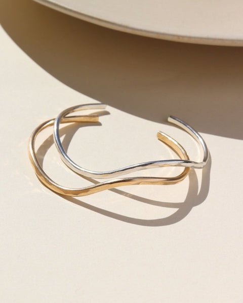 Swell Cuff I Wavy Handmade Cuff Bracelet – Token Jewelry display picture 3
