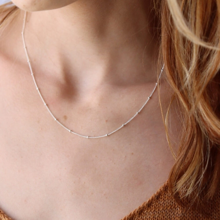 Model wearing 925 sterling silver Polka Dot Chain - Token Jewelry
